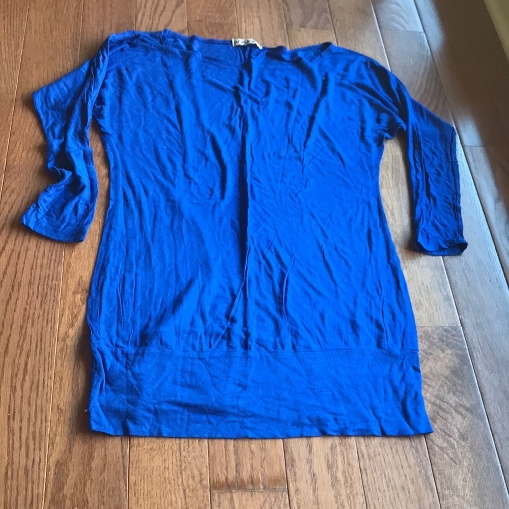 XXI royal blue wide neck 3/4 sleeve waisted tee